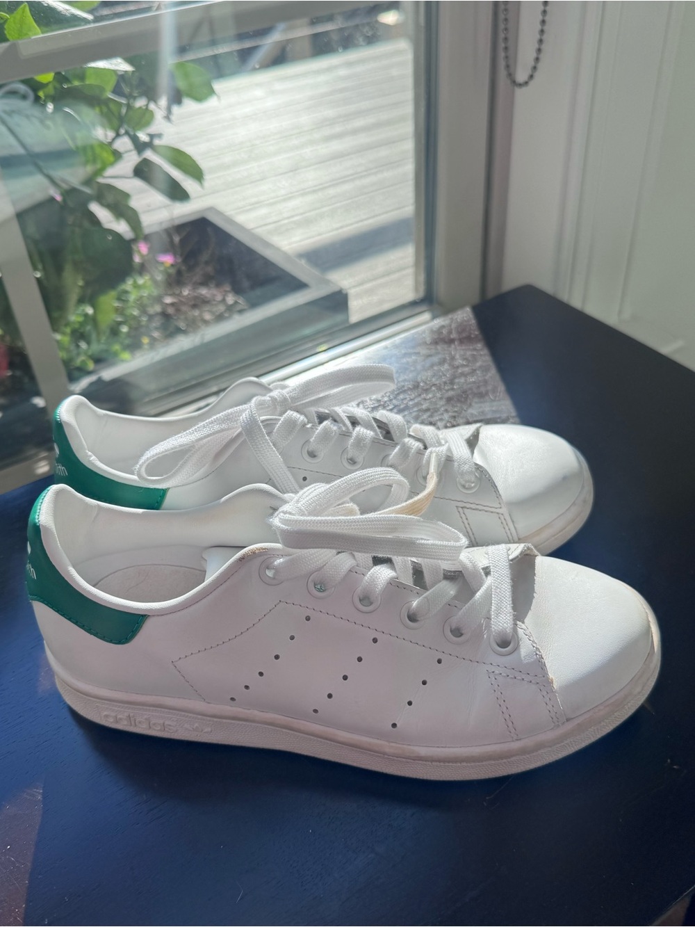 Adidas Green & White Sambas Kids Stan Smith size 4 sneakers boys tennis shoes